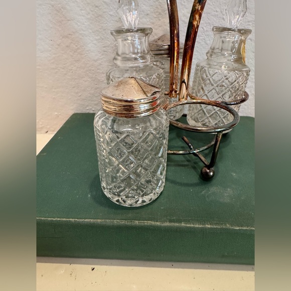 Vintage Sheffield Glass Cruet Set Oil, Vinegar, Salt & Pepper Set- 5 Pieces - Picture 8 of 14